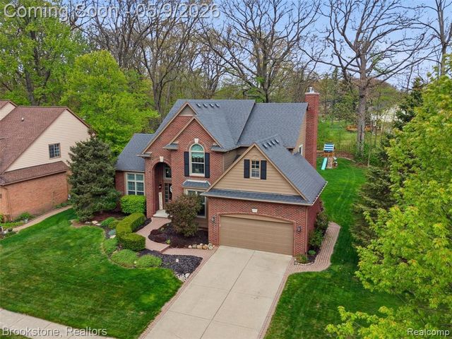 722 Lake Ridge Road, Rochester Hills, MI 48307