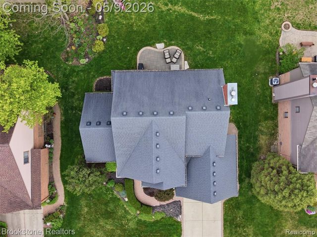 722 Lake Ridge Road, Rochester Hills, MI 48307