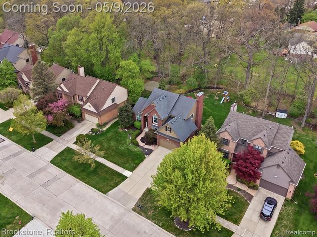 722 Lake Ridge Road, Rochester Hills, MI 48307
