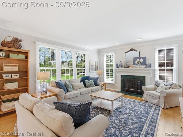 722 Lake Ridge Road, Rochester Hills, MI 48307