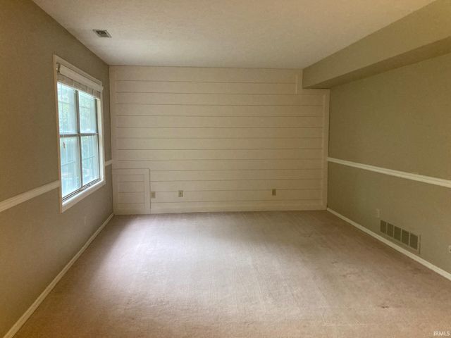 3871 S Laurel Court, Bloomington, IN 47401