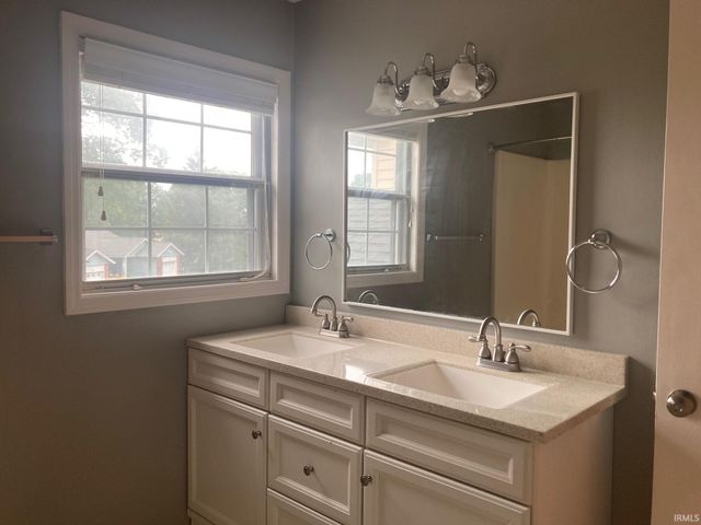 3871 S Laurel Court, Bloomington, IN 47401