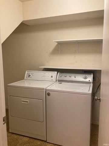 3871 S Laurel Court, Bloomington, IN 47401