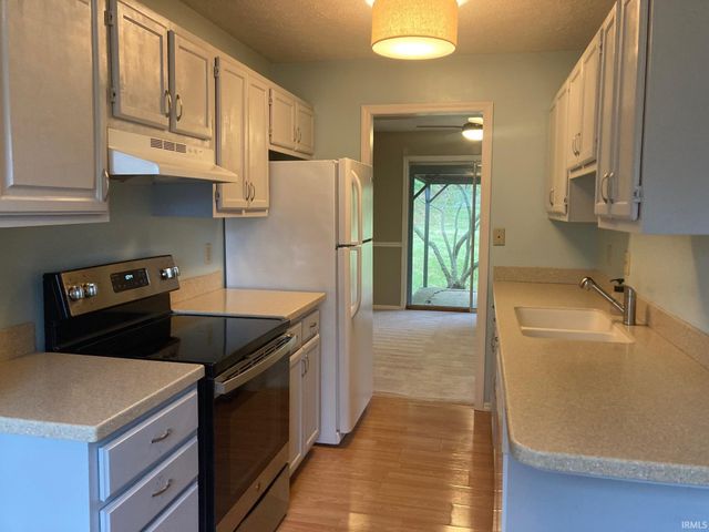 3871 S Laurel Court, Bloomington, IN 47401