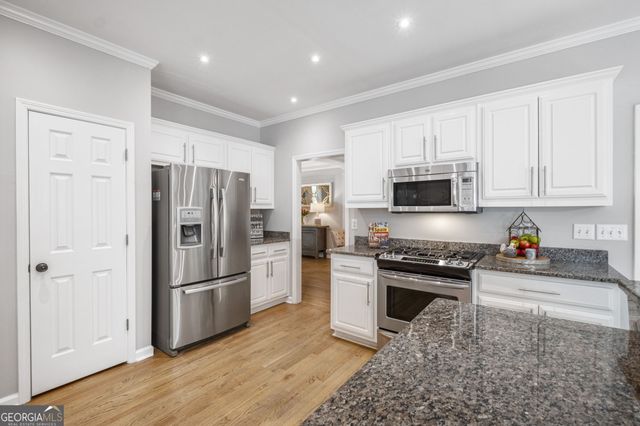 3060 Burlingame Drive, Roswell, GA 30075
