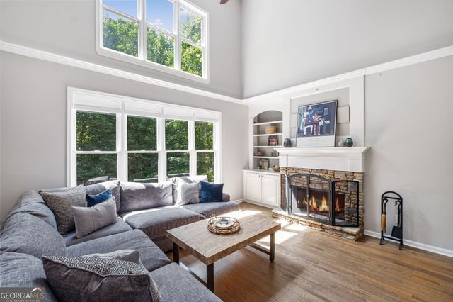 3060 Burlingame Drive, Roswell, GA 30075