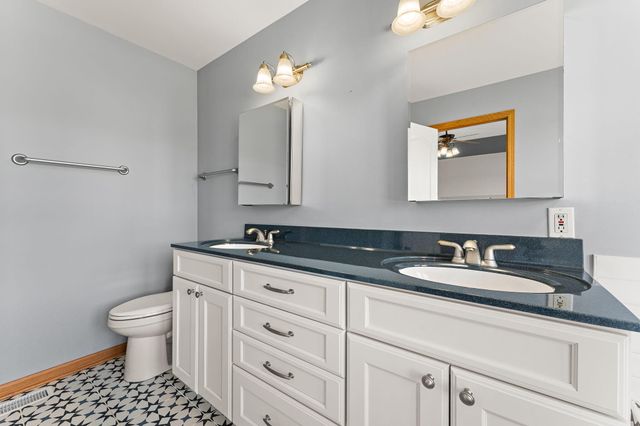 798 S 400 W, Hebron, IN 46341