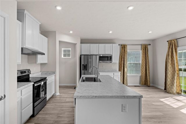 169 Cresting Road, Fairborn, OH 45324
