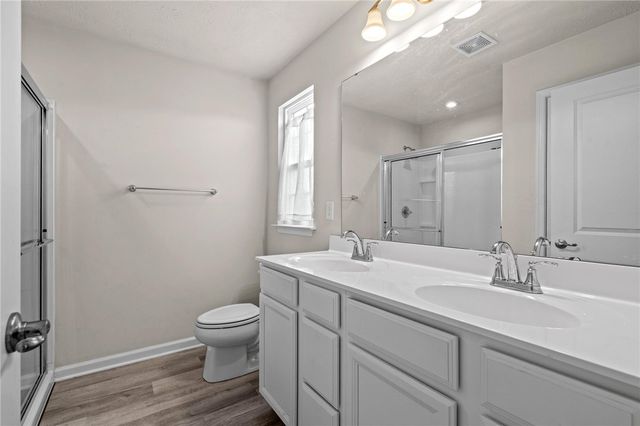 169 Cresting Road, Fairborn, OH 45324