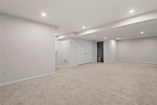 169 Cresting Road, Fairborn, OH 45324