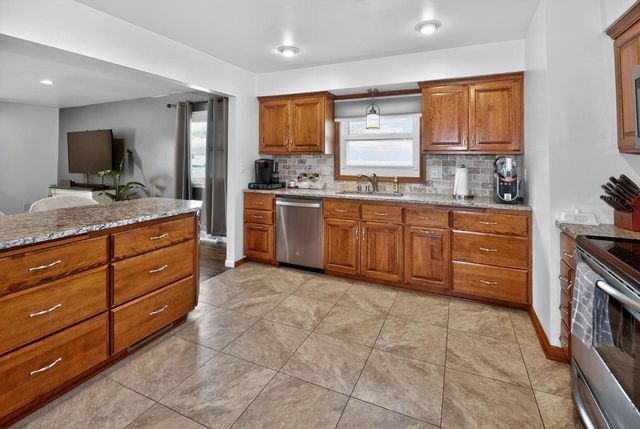 8810 W Petersik STREET, Milwaukee, WI 53224