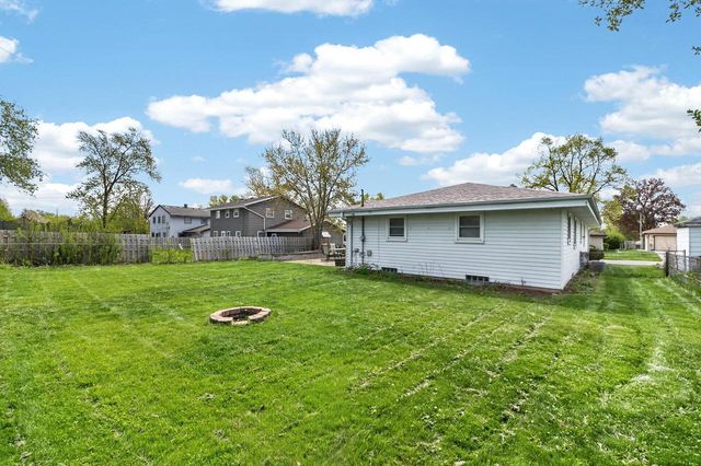 8810 W Petersik STREET, Milwaukee, WI 53224