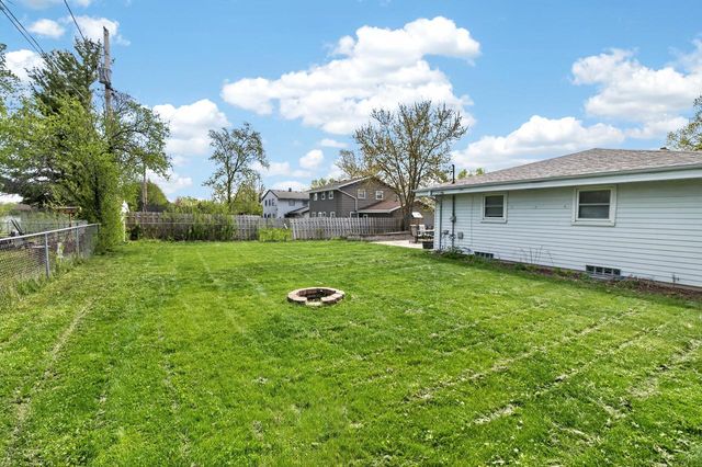 8810 W Petersik STREET, Milwaukee, WI 53224
