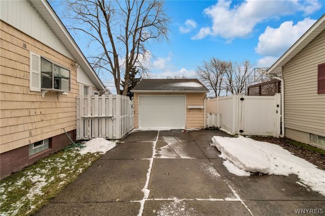 108 Follette Lane, Tonawanda, NY 14150