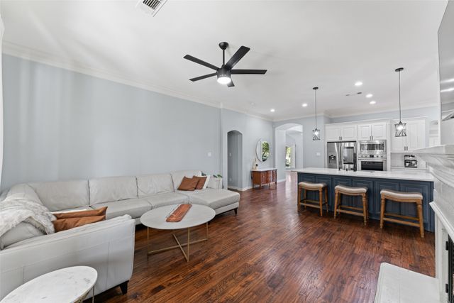 506 Moorgate Court, Grand Prairie, TX 75052