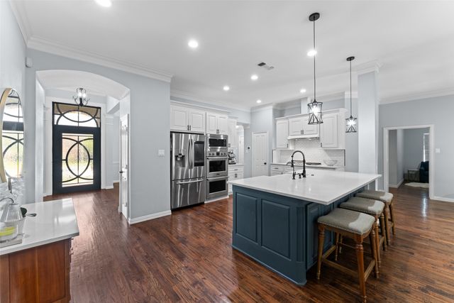 506 Moorgate Court, Grand Prairie, TX 75052