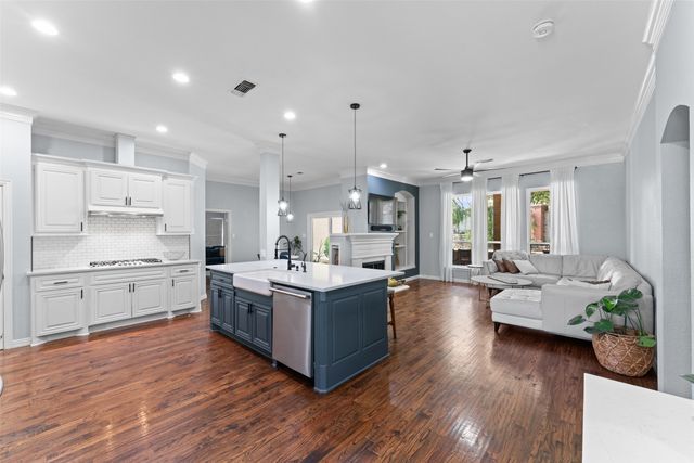 506 Moorgate Court, Grand Prairie, TX 75052