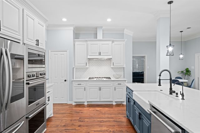 506 Moorgate Court, Grand Prairie, TX 75052