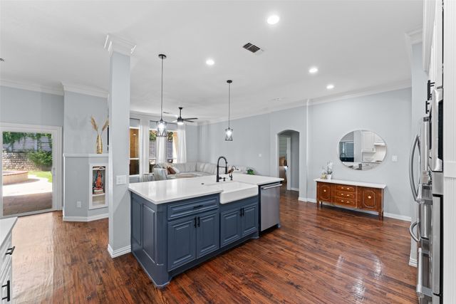 506 Moorgate Court, Grand Prairie, TX 75052