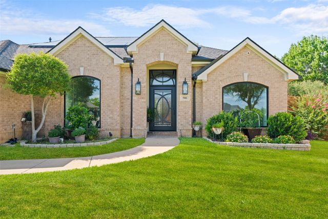506 Moorgate Court, Grand Prairie, TX 75052