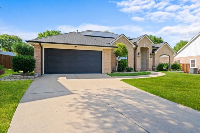 506 Moorgate Court, Grand Prairie, TX 75052