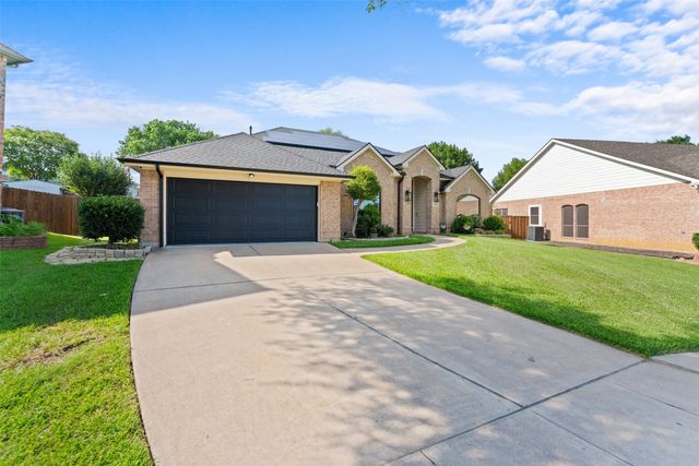 506 Moorgate Court, Grand Prairie, TX 75052