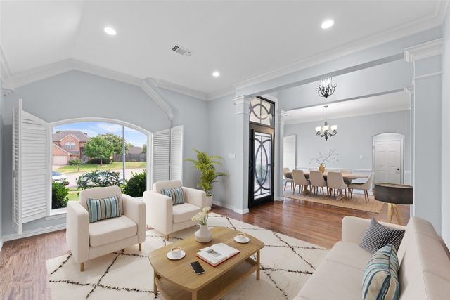 506 Moorgate Court, Grand Prairie, TX 75052