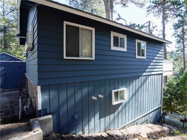 810 W Victoria Court, Lake Arrowhead, CA 92352