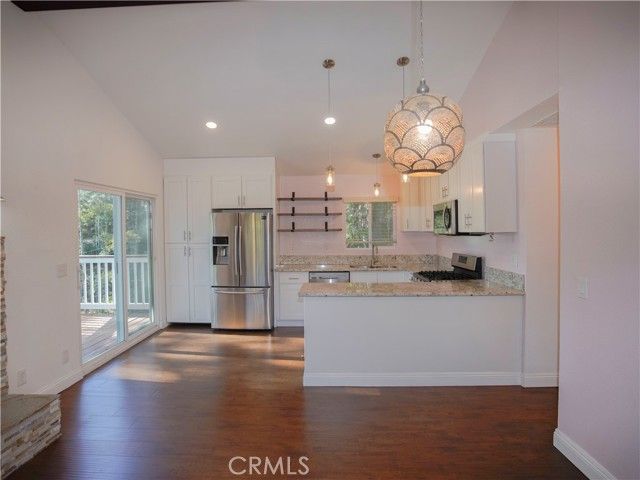 810 W Victoria Court, Lake Arrowhead, CA 92352