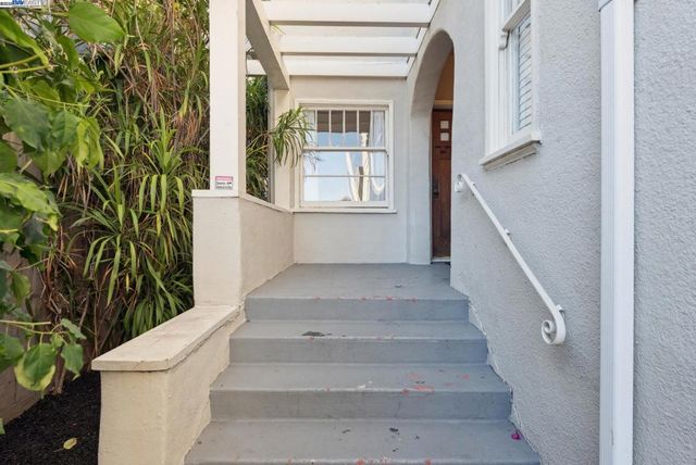 1501 First Ave., Oakland, CA 94606