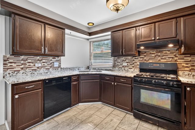 1560 Colorado Avenue, Aurora, IL 60506