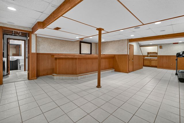 1560 Colorado Avenue, Aurora, IL 60506