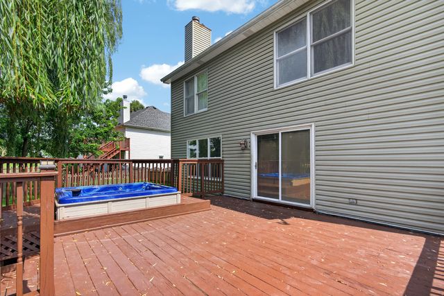 1560 Colorado Avenue, Aurora, IL 60506