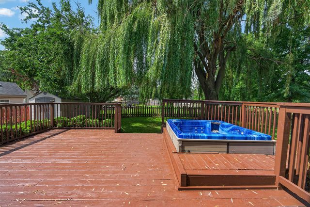 1560 Colorado Avenue, Aurora, IL 60506