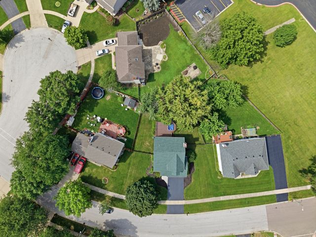 1560 Colorado Avenue, Aurora, IL 60506