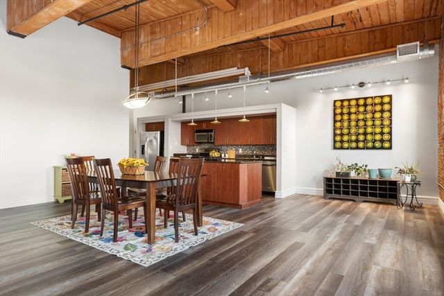 130 John Street 303, Lowell, MA 01852