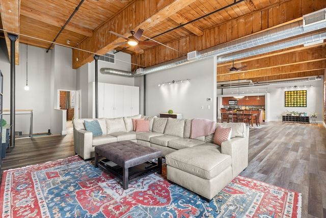 130 John Street 303, Lowell, MA 01852