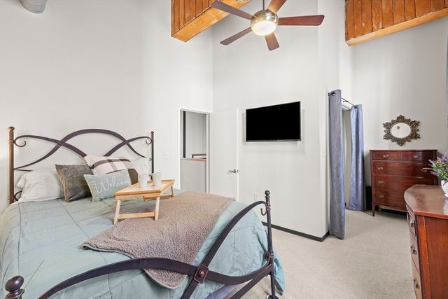 130 John Street 303, Lowell, MA 01852