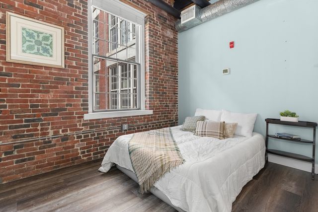 130 John Street 303, Lowell, MA 01852