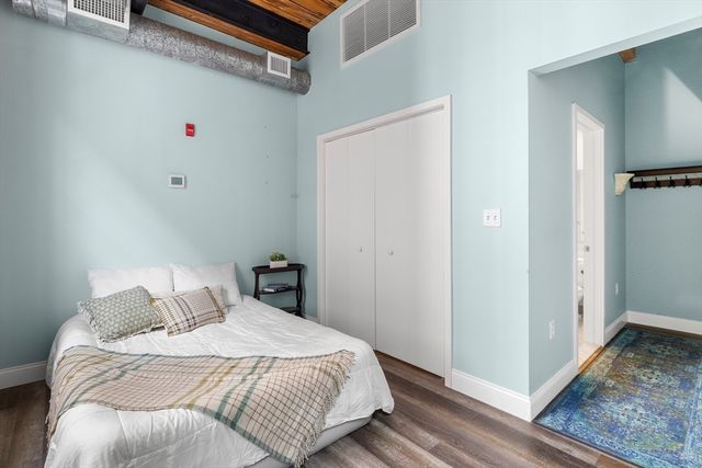 130 John Street 303, Lowell, MA 01852