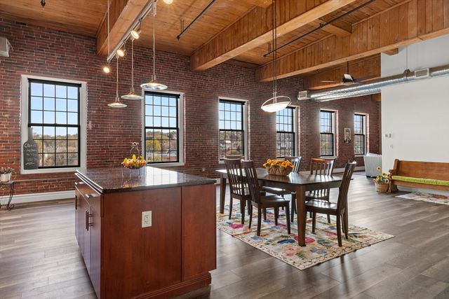130 John Street 303, Lowell, MA 01852