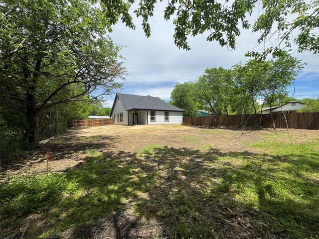 205 W Elm Street, Alvarado, TX 76009
