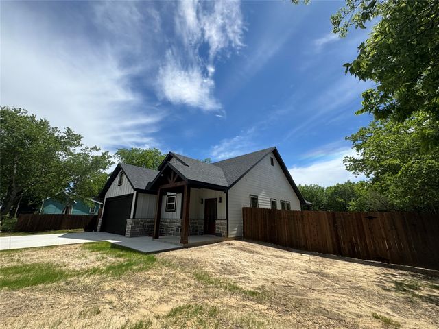 205 W Elm Street, Alvarado, TX 76009