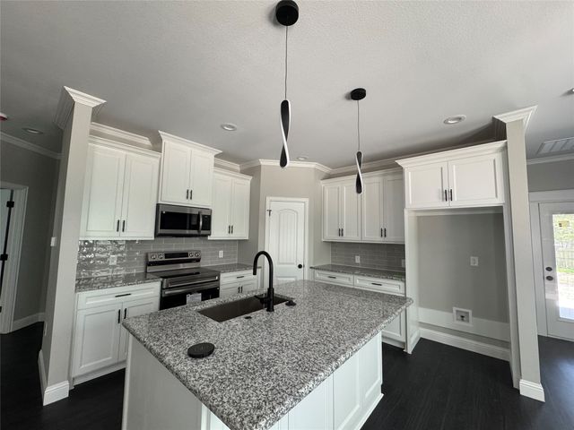 205 W Elm Street, Alvarado, TX 76009