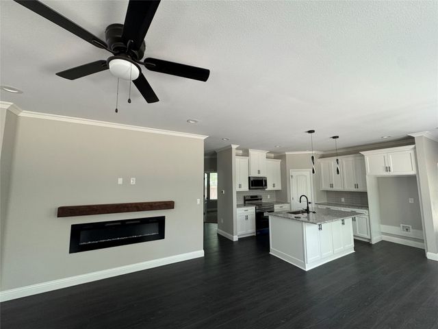 205 W Elm Street, Alvarado, TX 76009