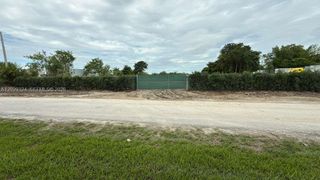 16555 SW 213th Avenue, Miami, FL 33187