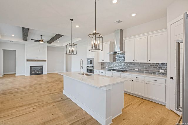 256 Lawrence Drive, Castroville, TX 78009