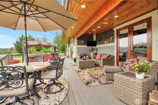 15892 Larson Lane, Mount Vernon, WA 98273