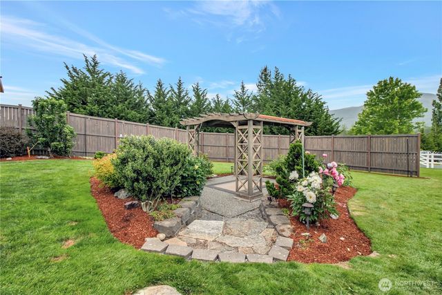 15892 Larson Lane, Mount Vernon, WA 98273