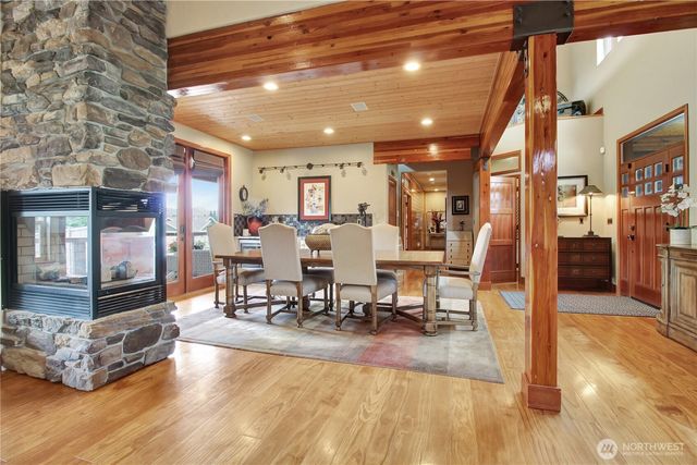 15892 Larson Lane, Mount Vernon, WA 98273